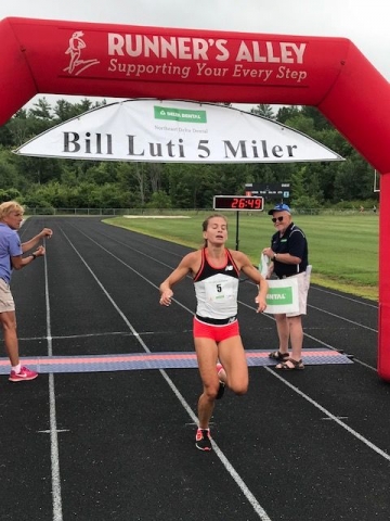Emily Durgin winner the 2018 race in a new women's course record