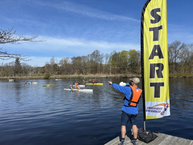 Paddlers at the six mile start