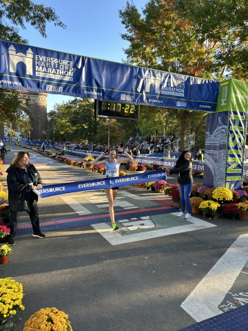 Elizabeth Fengler of Wallingford, CT was the female winner of the 5k in a time of 17:22
